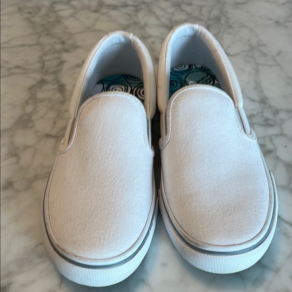 Eddie Bauer White Canvas Sneakers with Rubber Toe Cap